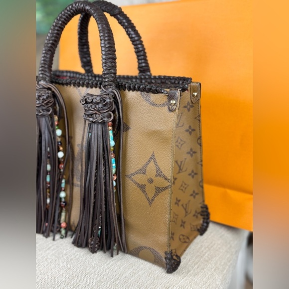 LOUIS VUITTON ON-THE-GO Brown Designer Tote Bag with Tassels UNIQUE - Picture 10 of 15